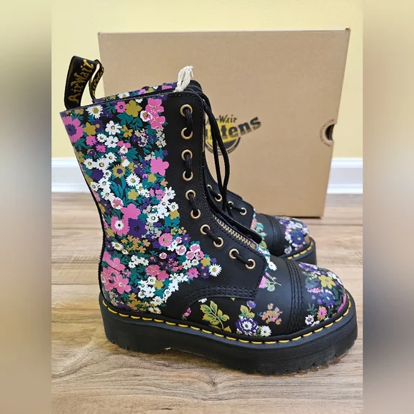 🌸Dr. Martens SINCLAIR HI VINTAGE FLORAL PLATFORM BOOTS, size US 9 - Picture 1 of 9